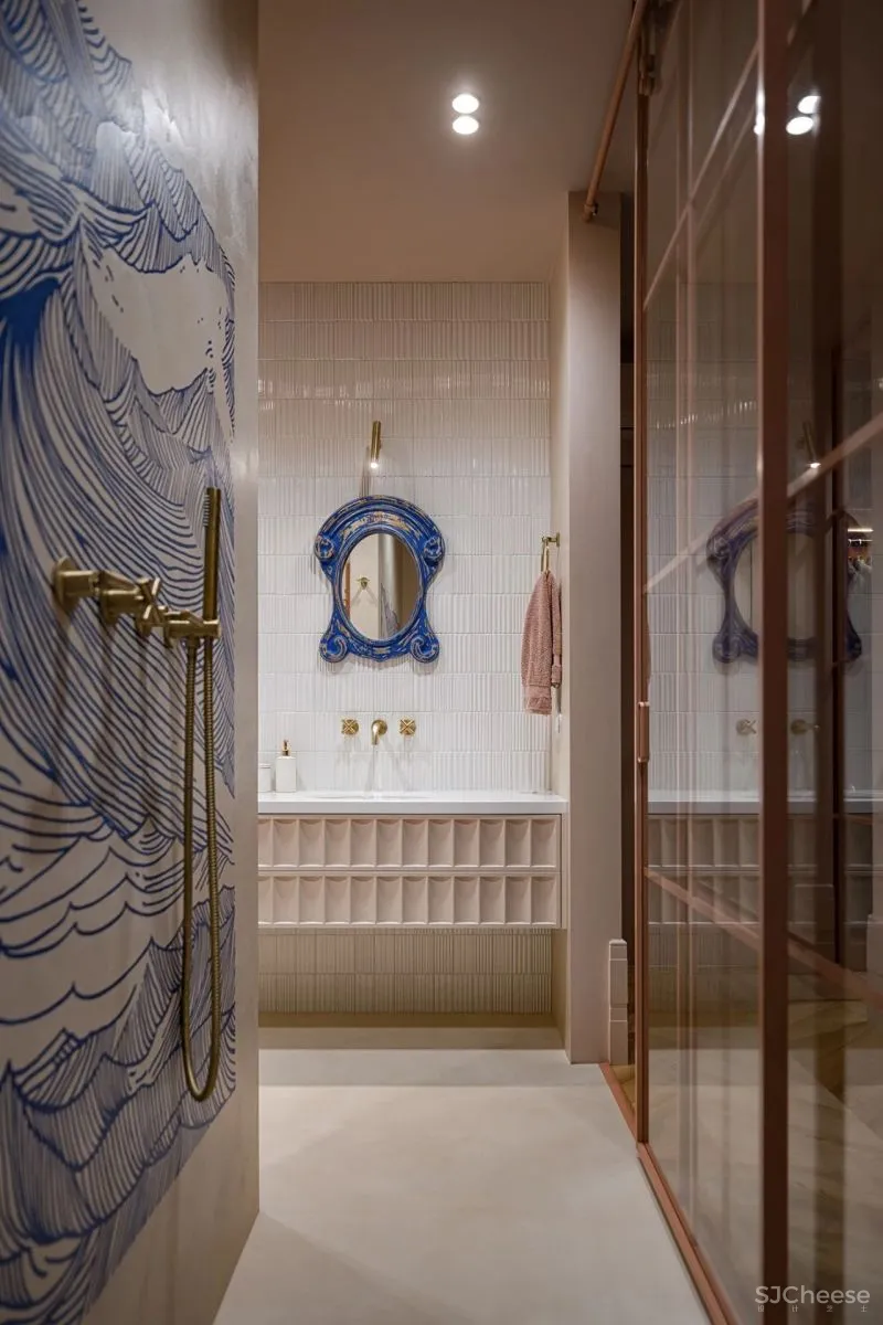 大户型下的浓郁枫叶红,留存满室的明朗光泽!