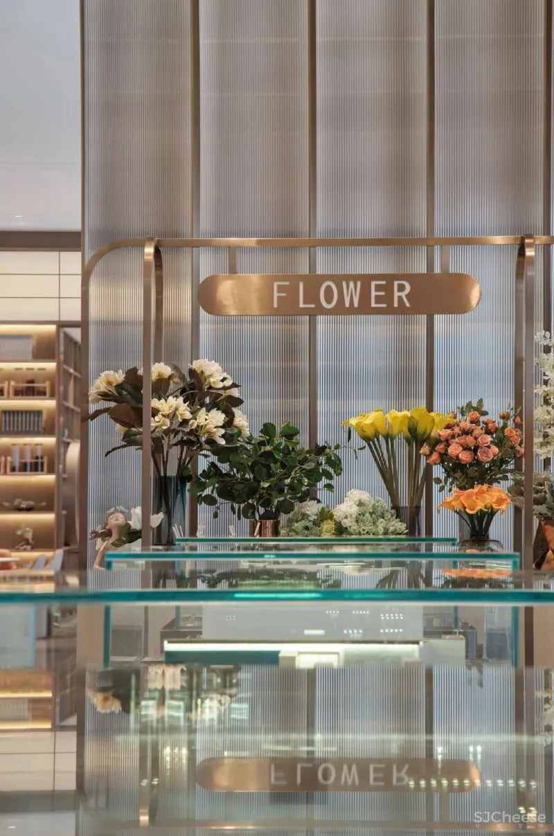 易和设计 别样漫生活 —— 港龙·紫誉华庭 （售楼处 样板间2套）