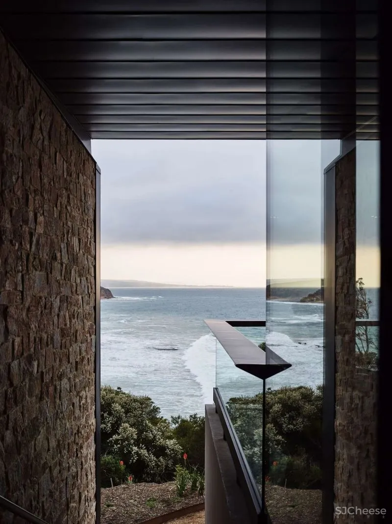 Rob Mills新作,兼具质朴与奢华的海边豪宅设计