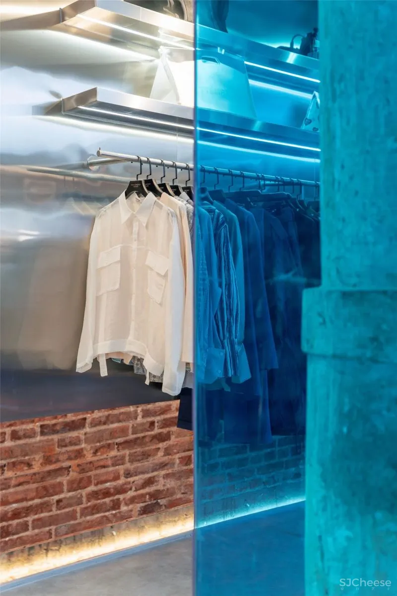 新一代广州时尚潮人对服装的环境和空间有着新的理解和诠释