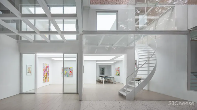 老宅变身极简白画廊，以空间与光探索艺术之雅