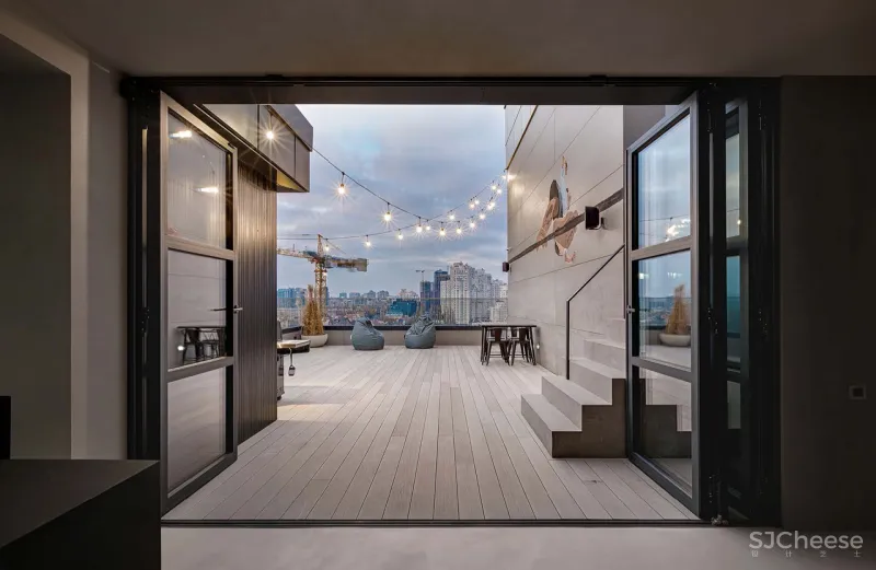 低调轻雅的顶层复式，住出另一种豪宅范！