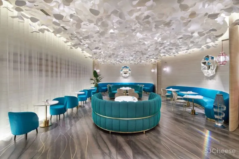 LV东京银座新店开业,御用设计师青木淳的“水光感”立面设计亮了!