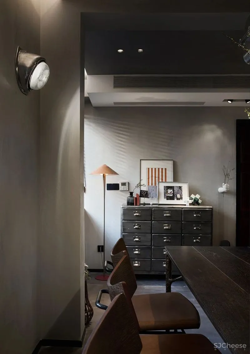 看完暗黑系工业风,其它风都“过时”了?