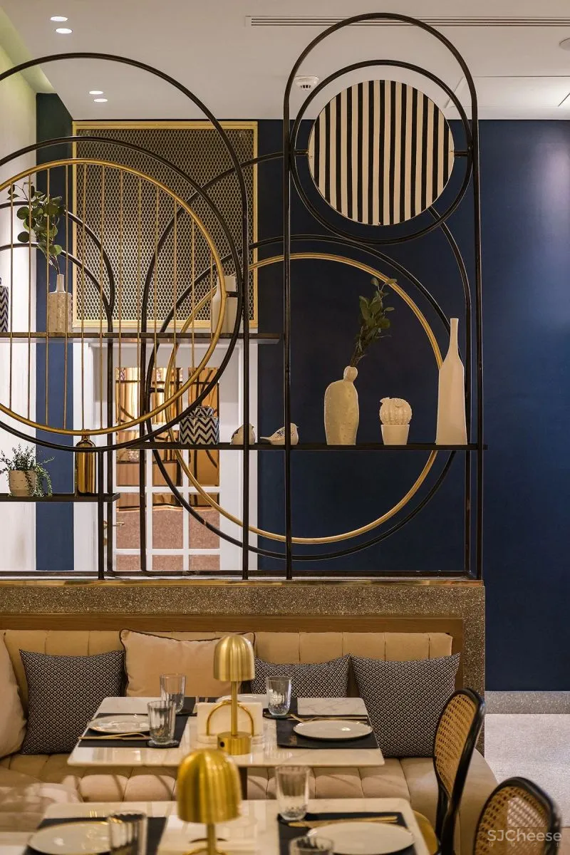 Alchemy新作 古铜色餐厅设计