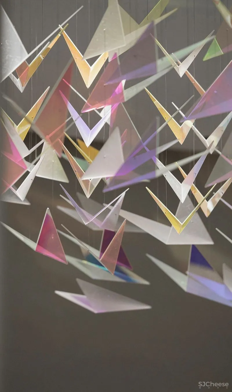 CLV赛拉维 首创成都禧瑞光华,曲线属于上帝 !