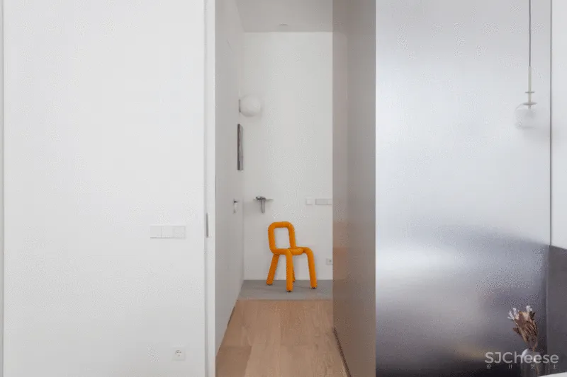 这个看似素雅平淡空间,其实隐藏了一颗躁动不安的心