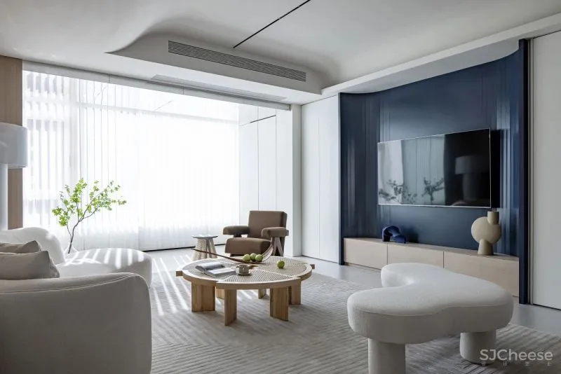 黄铜、石材、藤编，温暖自然的大平层设计丨木桃盒子