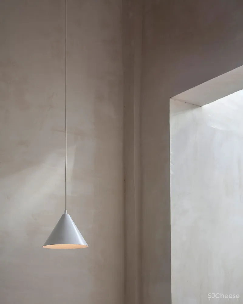 极简主义的OPA餐厅,手工制作的室内素食美食