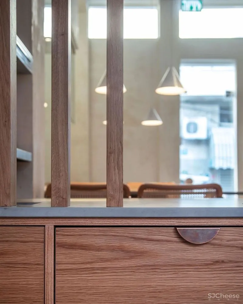 极简主义的OPA餐厅,手工制作的室内素食美食