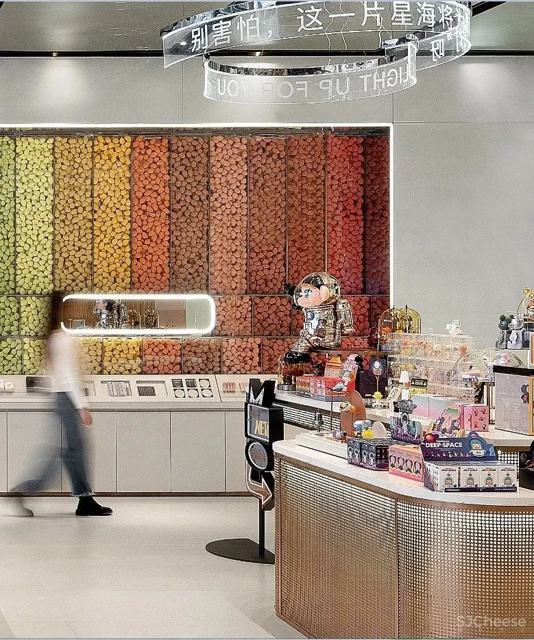 万科售楼处变身开黑、吸猫、撸妆馆,乐尚设计把潮玩体验做出新花样