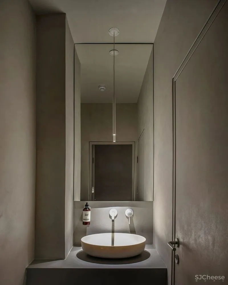 极简主义的OPA餐厅,手工制作的室内素食美食