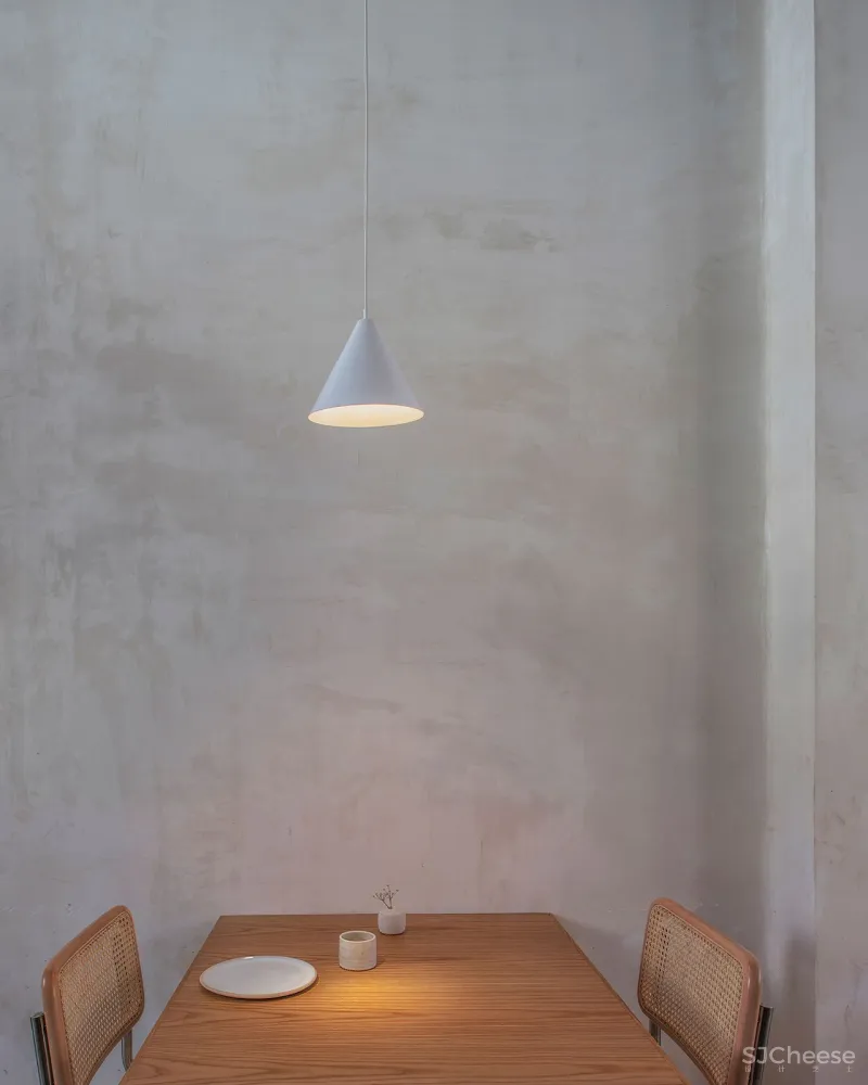 极简主义的OPA餐厅,手工制作的室内素食美食