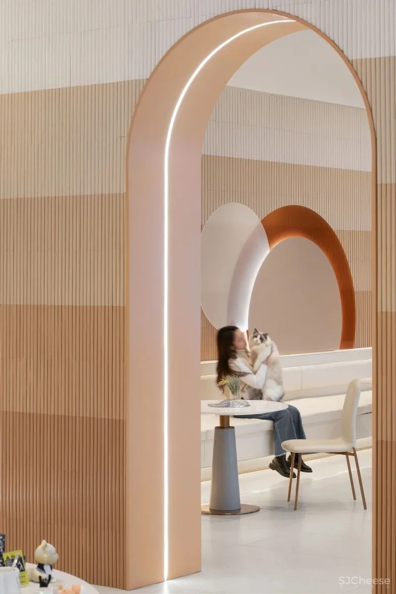 万科售楼处变身开黑、吸猫、撸妆馆,乐尚设计把潮玩体验做出新花样