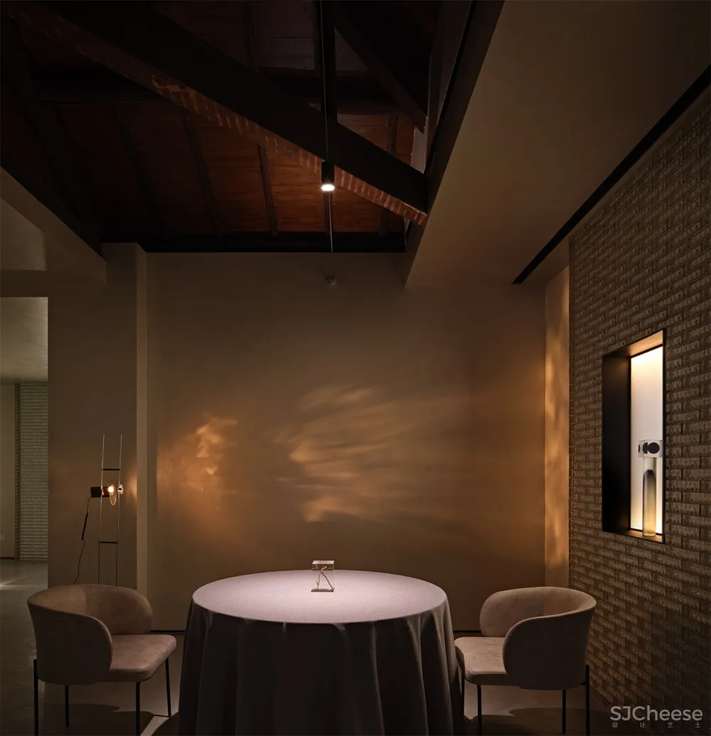 历史建筑中的火锅“博物馆”——八荒设计杭州GUD火锅餐厅旗舰店