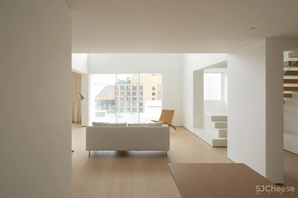 极简风味 · 顶层复式公寓
