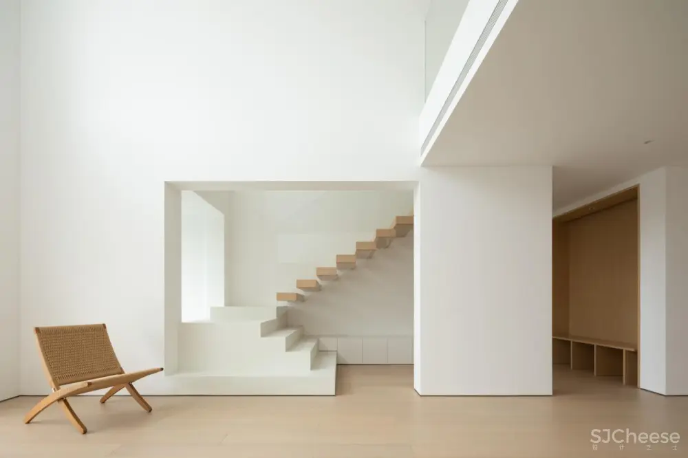 极简风味 · 顶层复式公寓