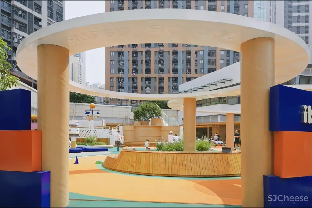 水泥都市中倡导户外教学的幼儿园, VMDPE圆道设计