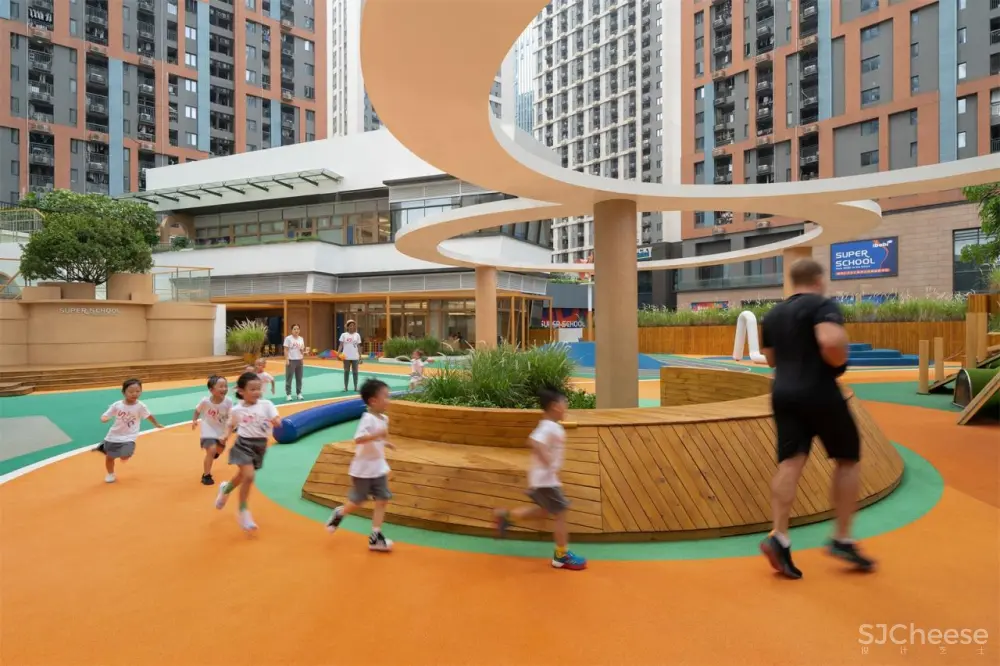 水泥都市中倡导户外教学的幼儿园, VMDPE圆道设计