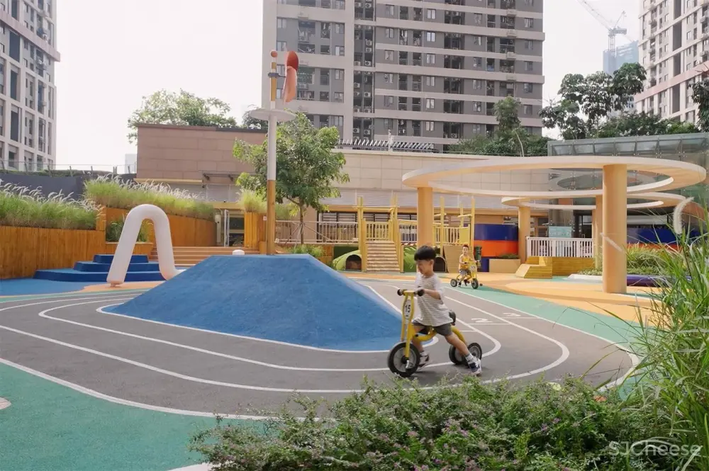 水泥都市中倡导户外教学的幼儿园, VMDPE圆道设计