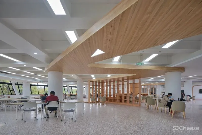 奥默默工作室 从空间生产到空间生长：交大包玉刚图书馆空间改造