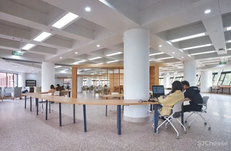 奥默默工作室 从空间生产到空间生长：交大包玉刚图书馆空间改造