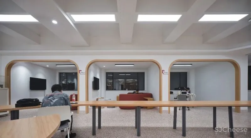 奥默默工作室 从空间生产到空间生长：交大包玉刚图书馆空间改造