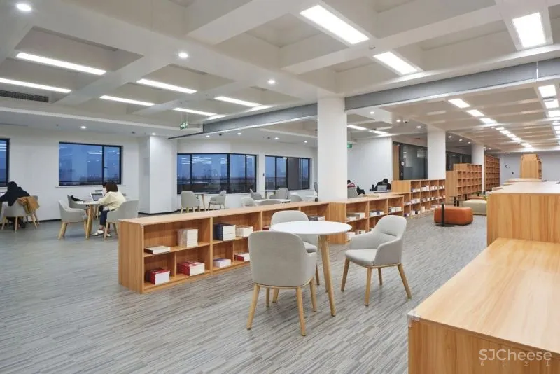 奥默默工作室 从空间生产到空间生长：交大包玉刚图书馆空间改造