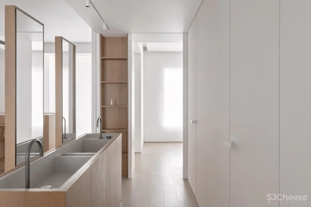 位于上海的极简住宅丨黑森林住宅 by Kanstantsin Remez, MANN Architects