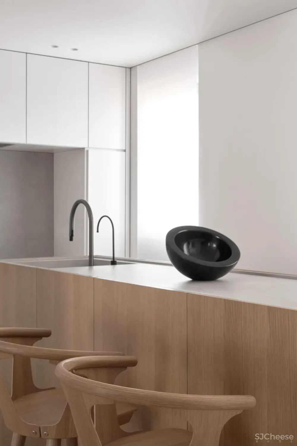 位于上海的极简住宅丨黑森林住宅 by Kanstantsin Remez, MANN Architects