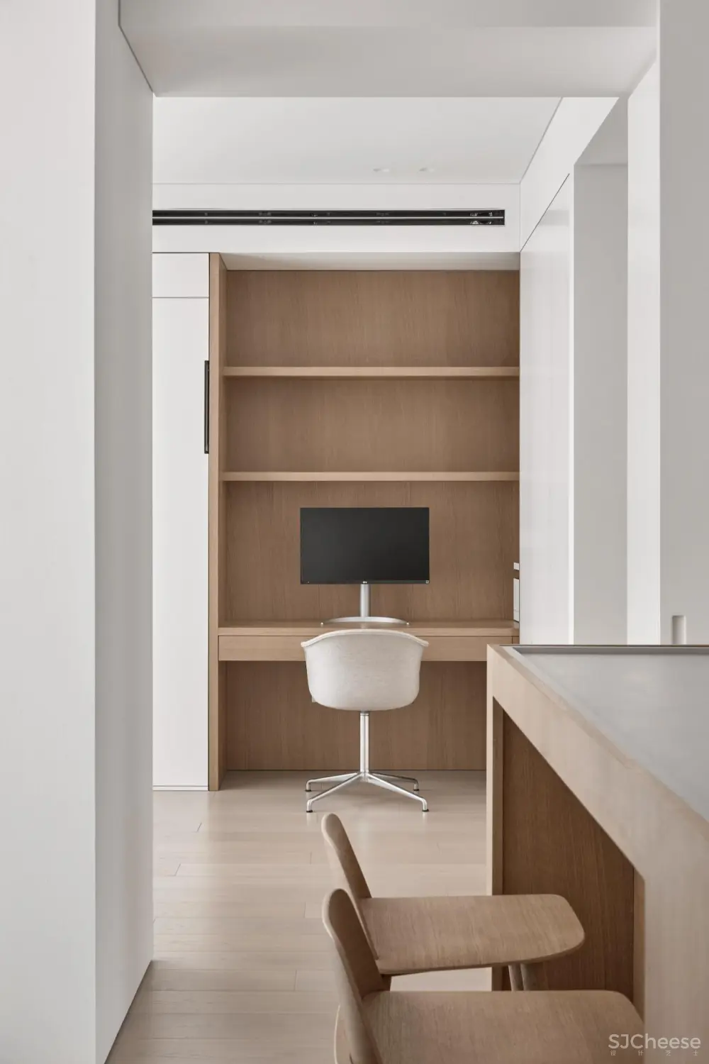 位于上海的极简住宅丨黑森林住宅 by Kanstantsin Remez, MANN Architects