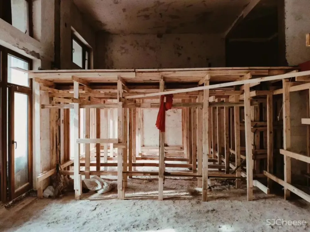 梧桐树下的420平米复式公寓 - 八荒设计