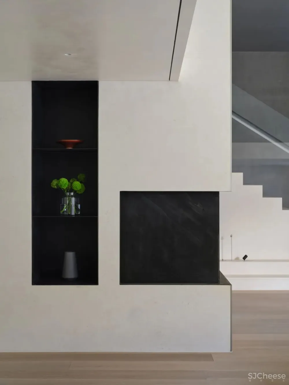 梧桐树下的420平米复式公寓 - 八荒设计