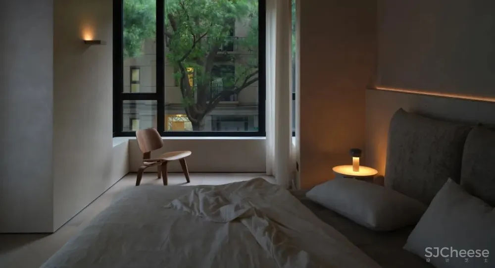 梧桐树下的420平米复式公寓 - 八荒设计