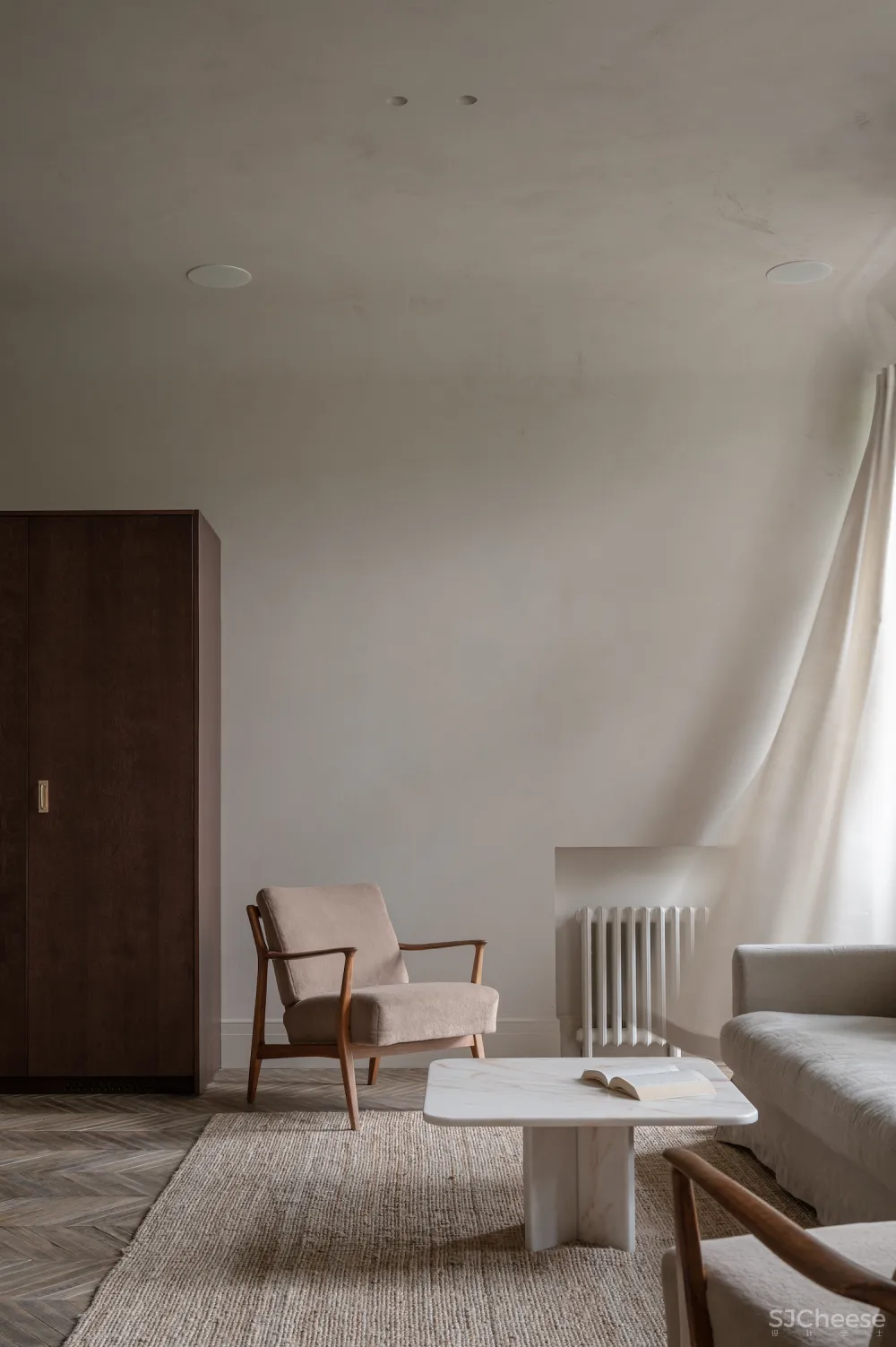 乌克兰基辅的极简主义住宅改造,Rina Lovko与Daryna Shpuryk联合设计