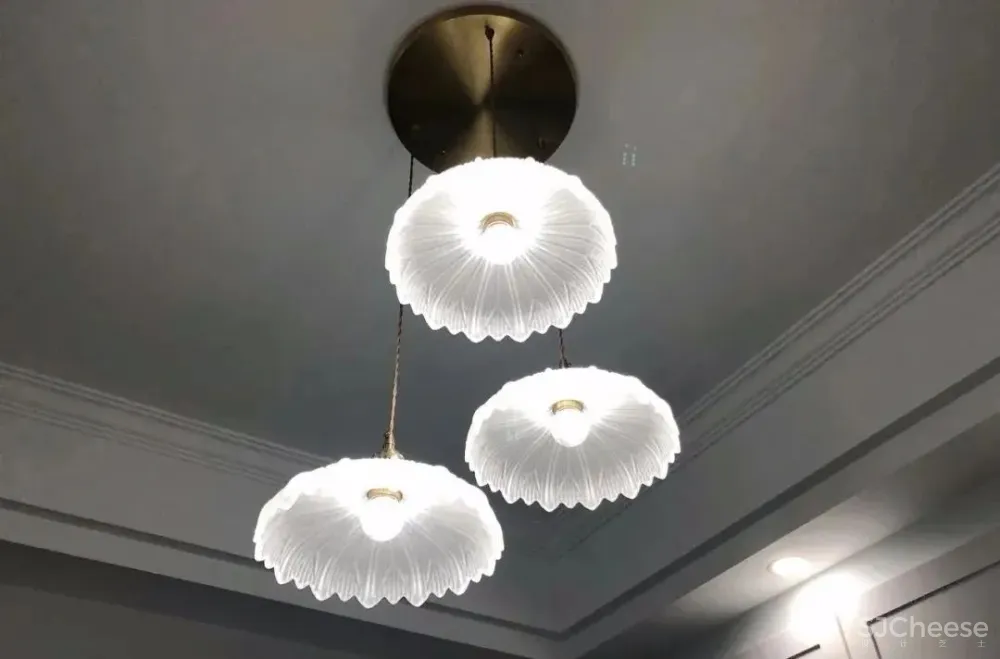 什么是网红双眼皮吊顶?
