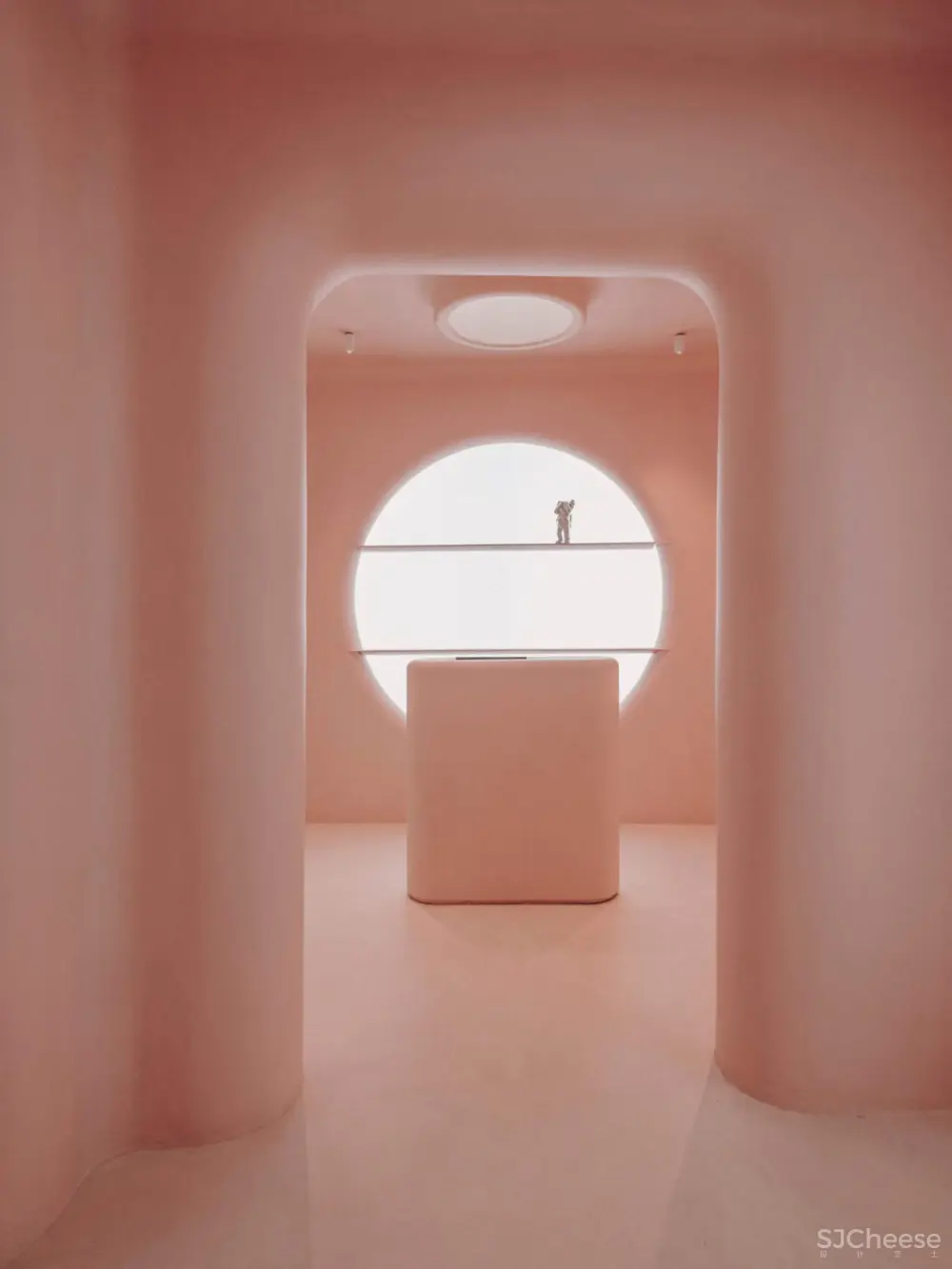 从现实中脱离出来:巴塞罗那的Moco概念店,由six n five与isern serra合作。