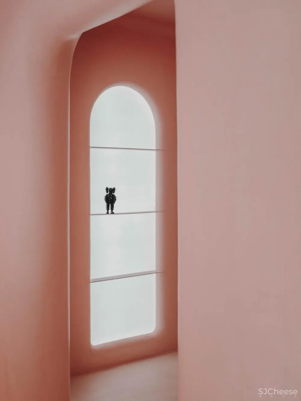 从现实中脱离出来:巴塞罗那的Moco概念店,由six n five与isern serra合作。