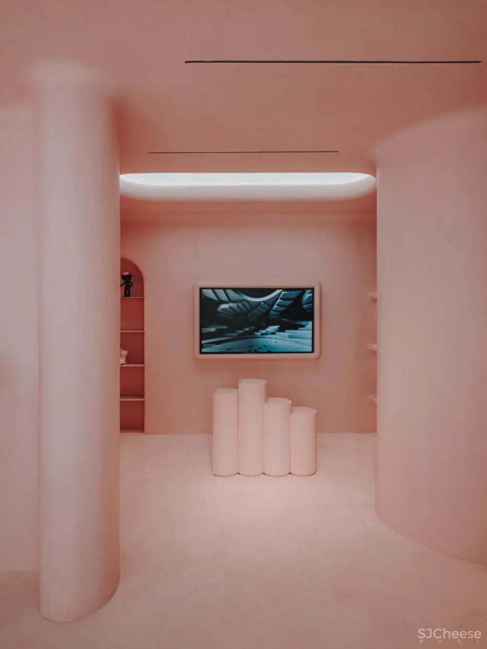 从现实中脱离出来:巴塞罗那的Moco概念店,由six n five与isern serra合作。