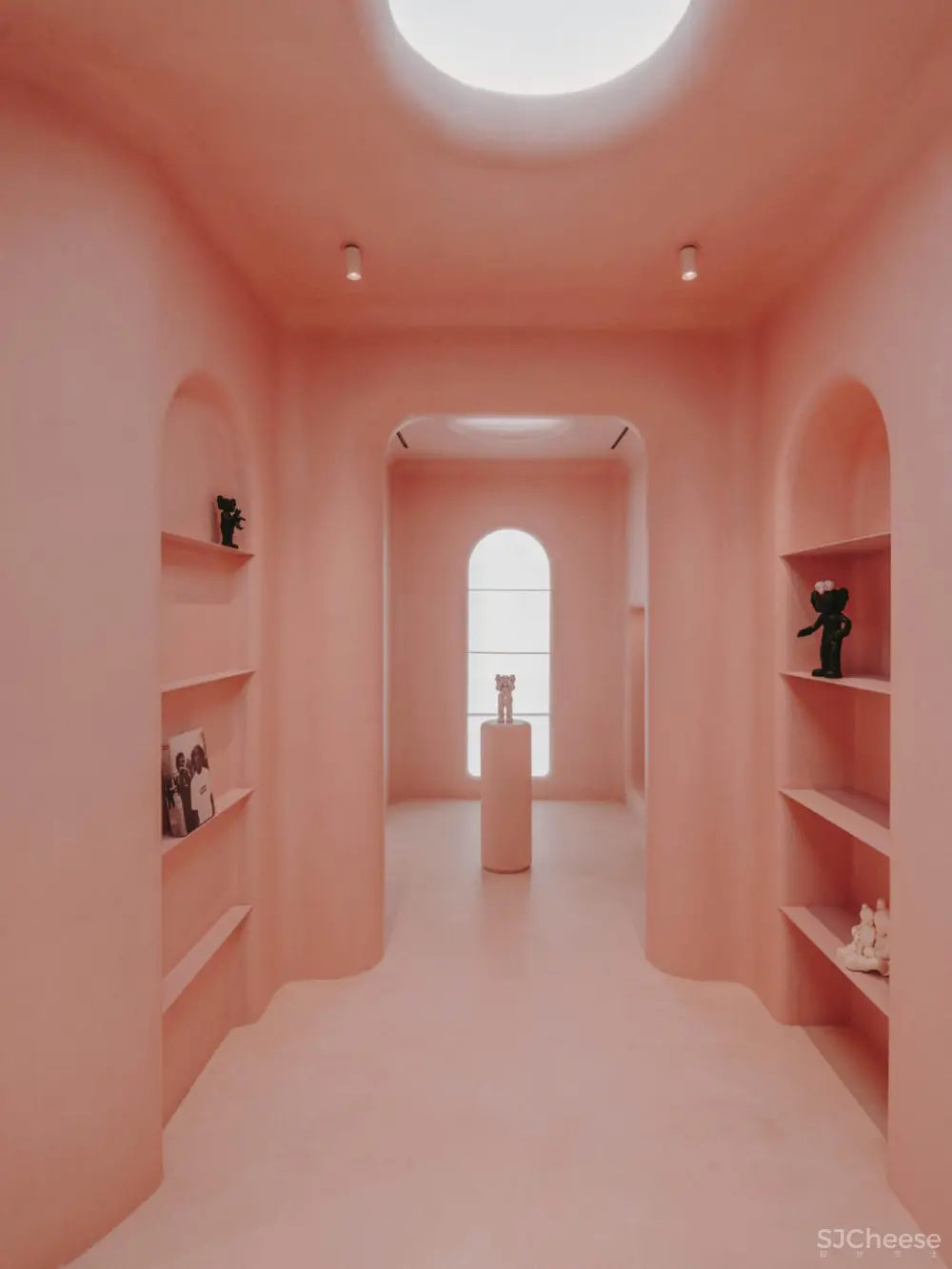 从现实中脱离出来:巴塞罗那的Moco概念店,由six n five与isern serra合作。