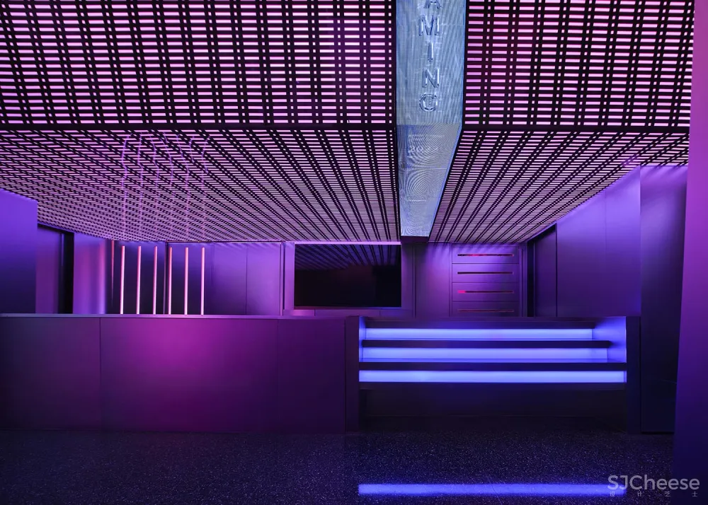 赤橙设计|熊猫电竞-虚拟现实,时空交叠