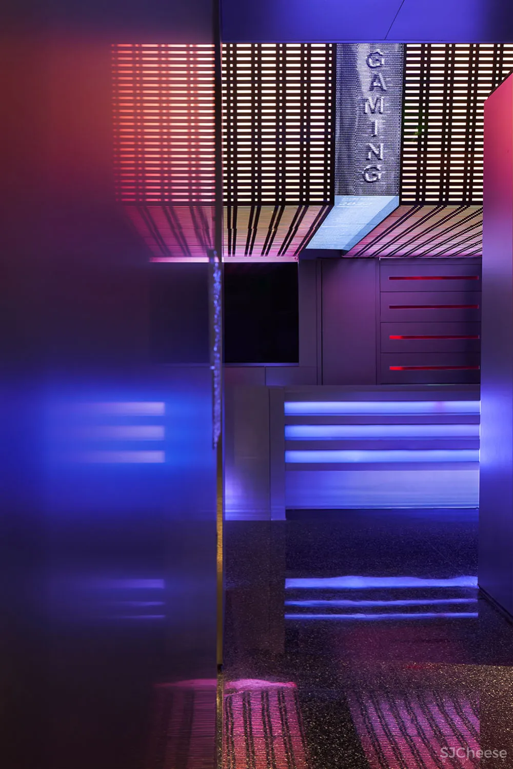 赤橙设计|熊猫电竞-虚拟现实,时空交叠