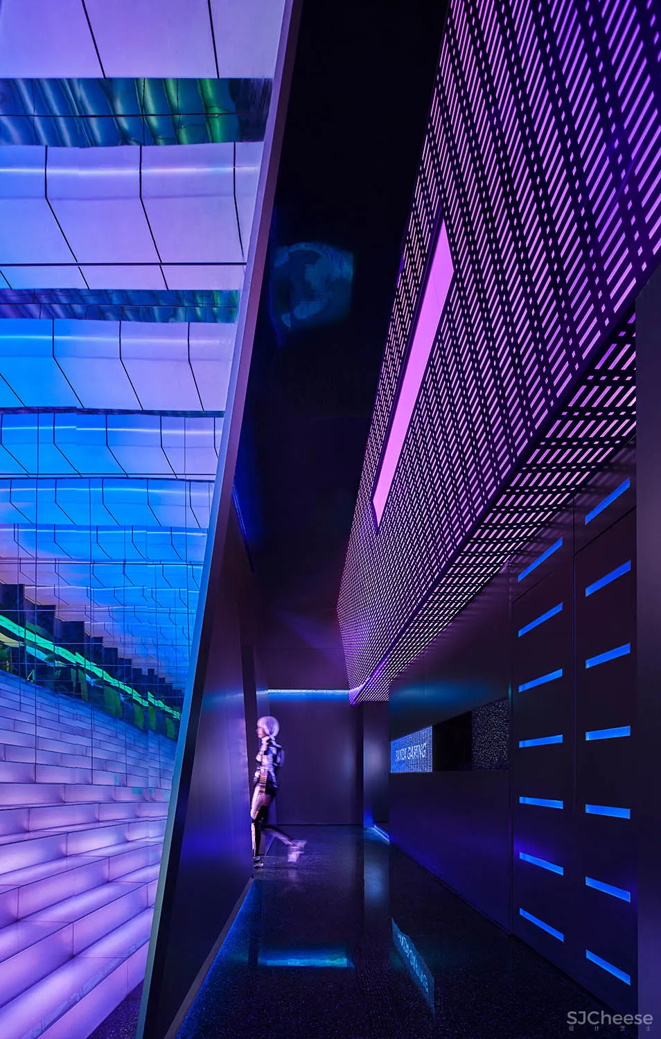 赤橙设计|熊猫电竞-虚拟现实,时空交叠