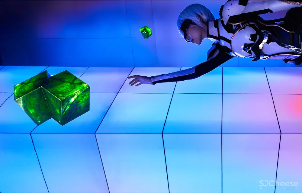 赤橙设计|熊猫电竞-虚拟现实,时空交叠