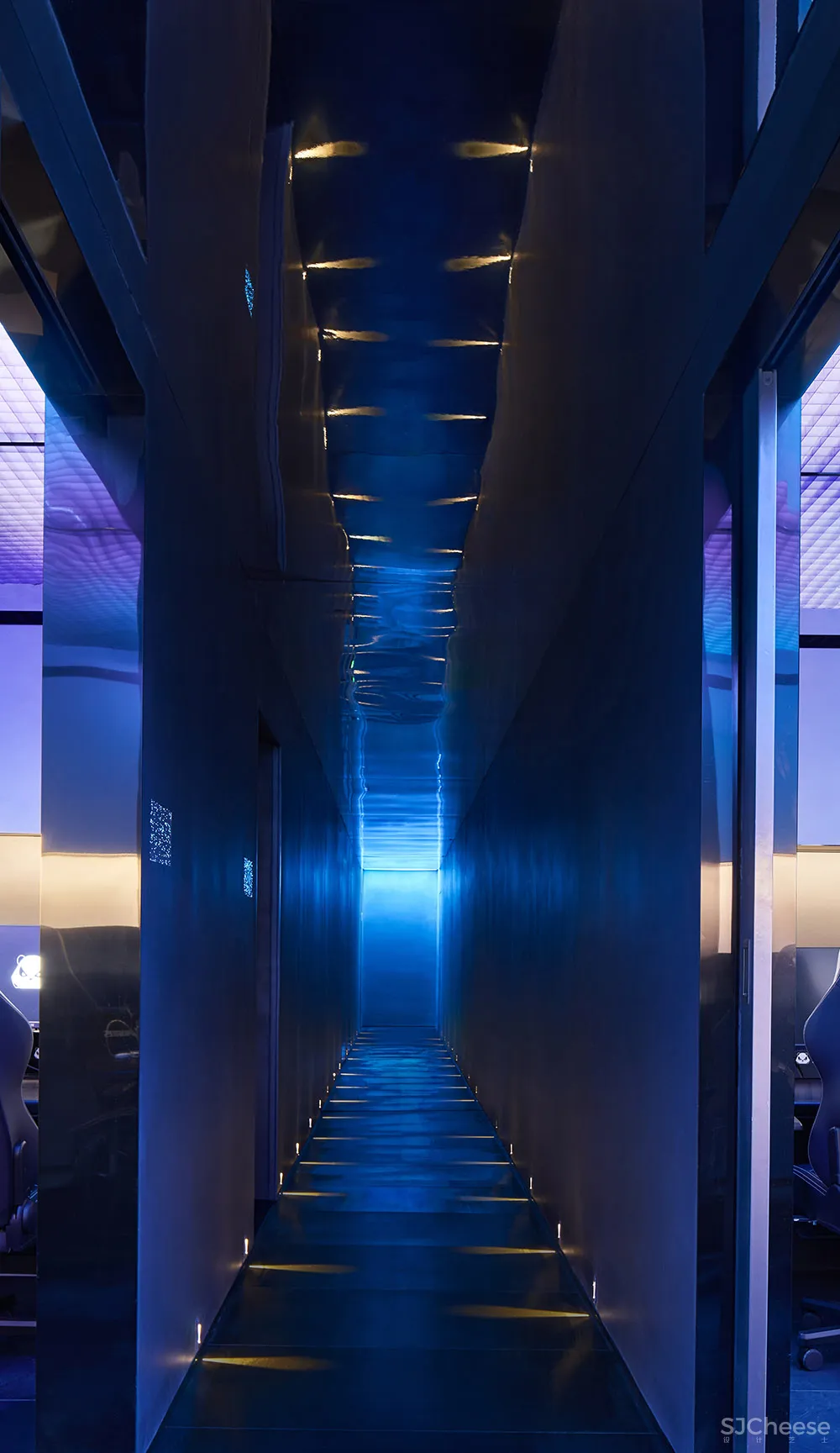 赤橙设计|熊猫电竞-虚拟现实,时空交叠