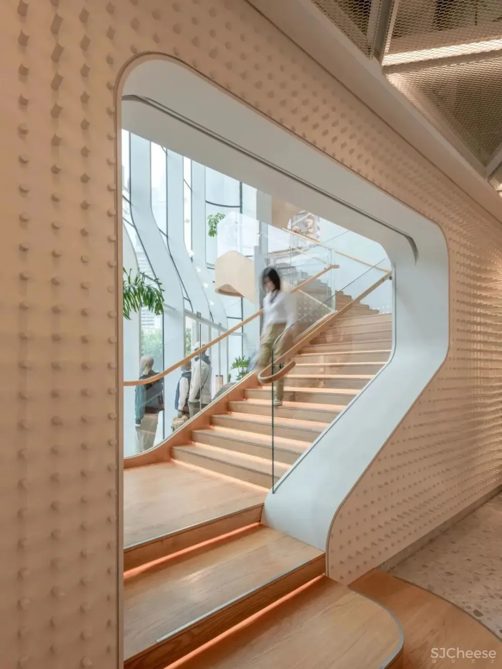 AIM | Lululemon上海旗舰店：运动、设计和社群的共融