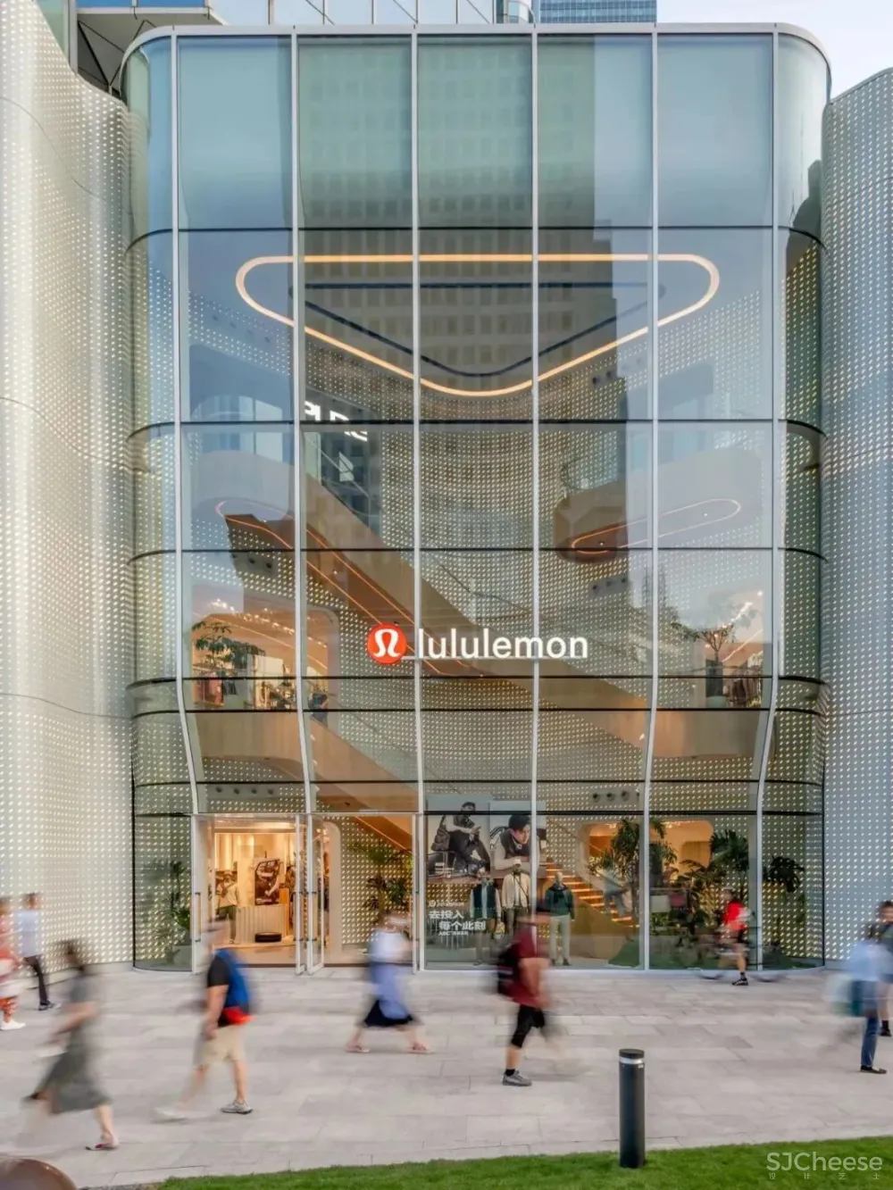 AIM | Lululemon上海旗舰店：运动、设计和社群的共融