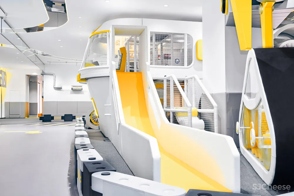 INGROUP|SPACEZOOM贝纵家庭体验中心「朱莉·原力星球」主题馆