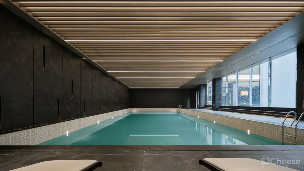 越秀X锐度 | 越秀·湖与白营销中心：湖居生活的留白