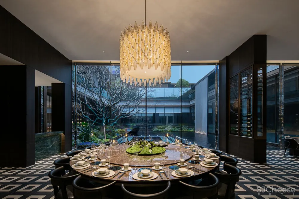 越秀X锐度 | 越秀·湖与白营销中心：湖居生活的留白